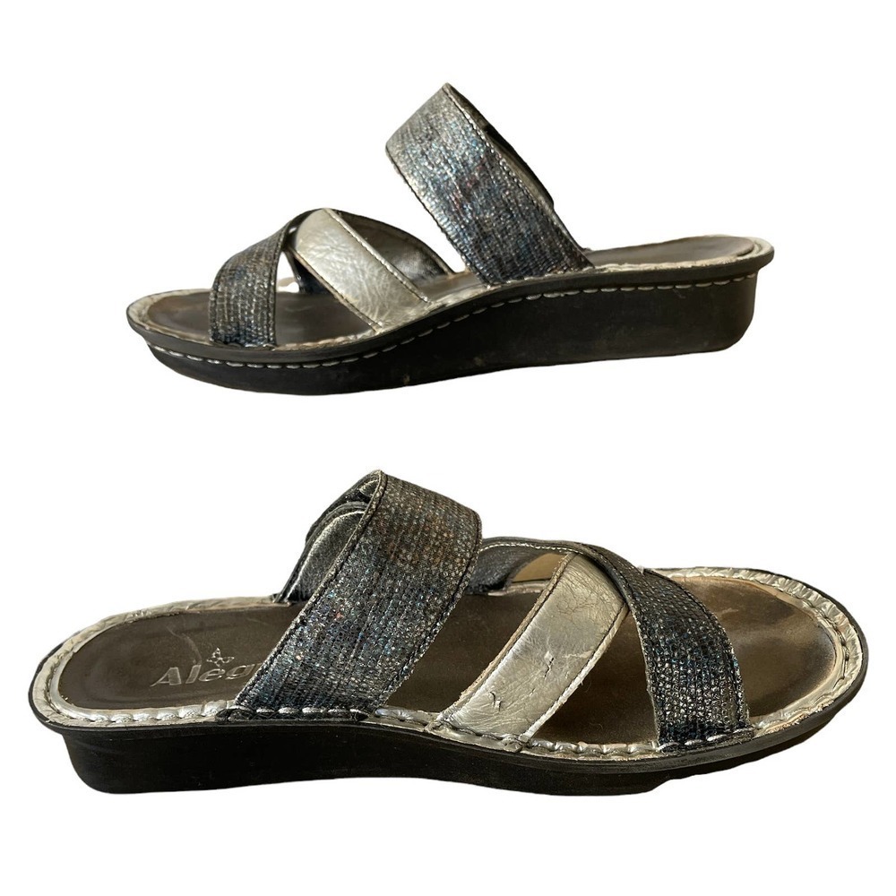 Alegra By PG Lite Women Sandals Size 7.5 Silver Metallic Crisscross Front Strap - Picture 3 of 6